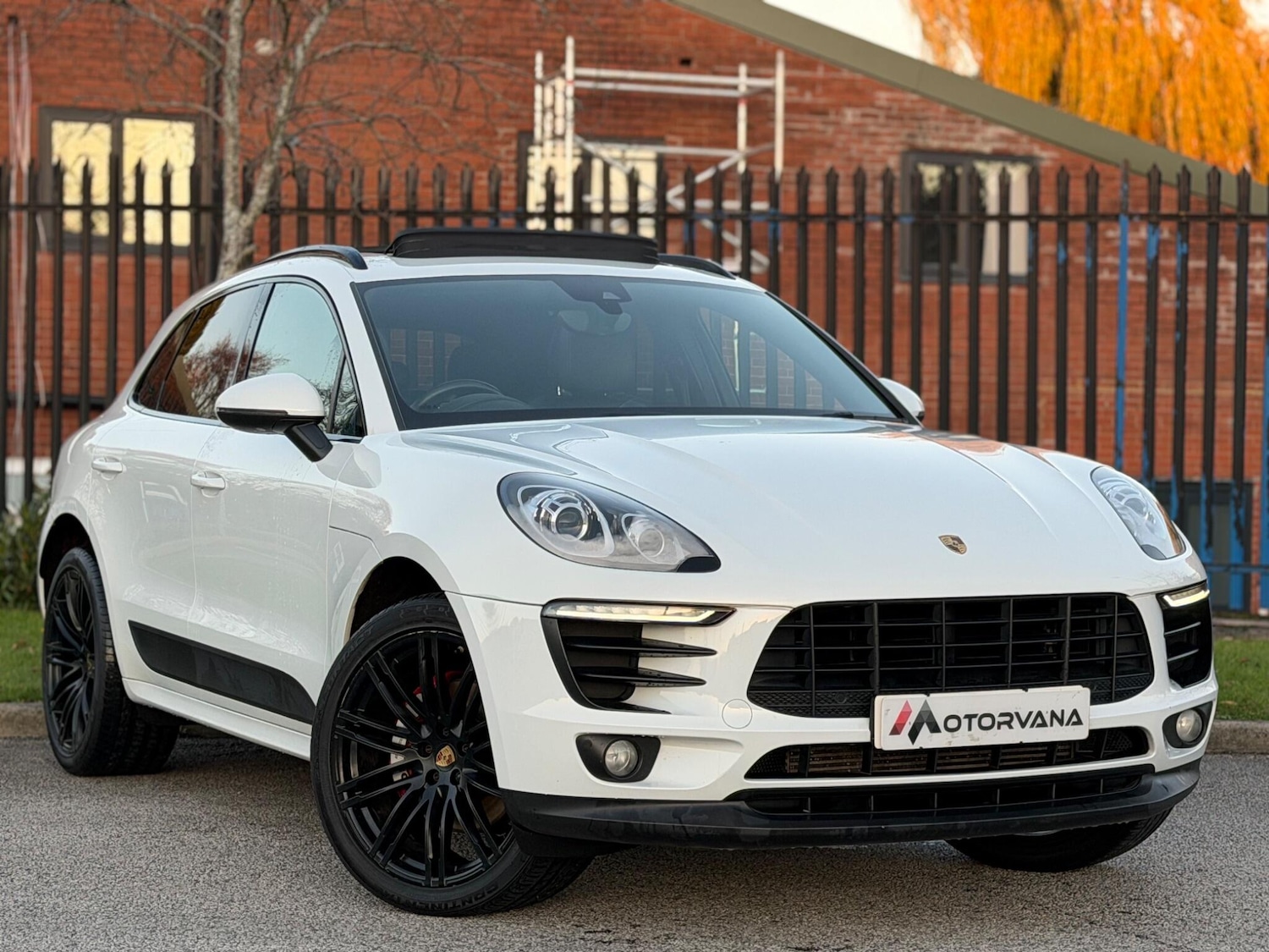 Used Porsche Macan 2016 for sale - 76644838: Photo 1
