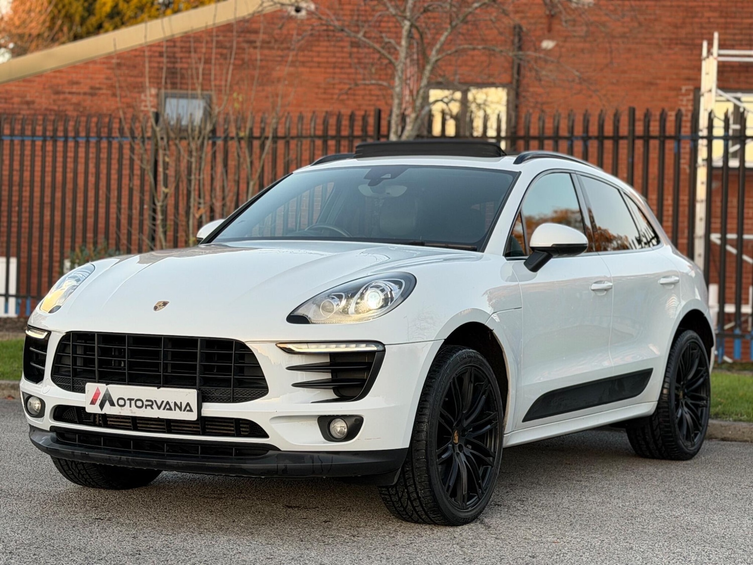 Used Porsche Macan 2016 for sale - 76644838: Photo 3