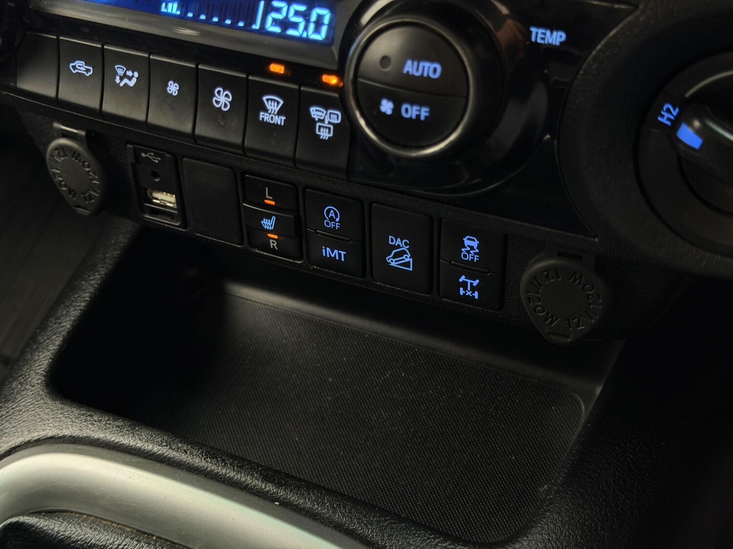 Used Toyota Hilux 2022 for sale - 77305086: Photo 18