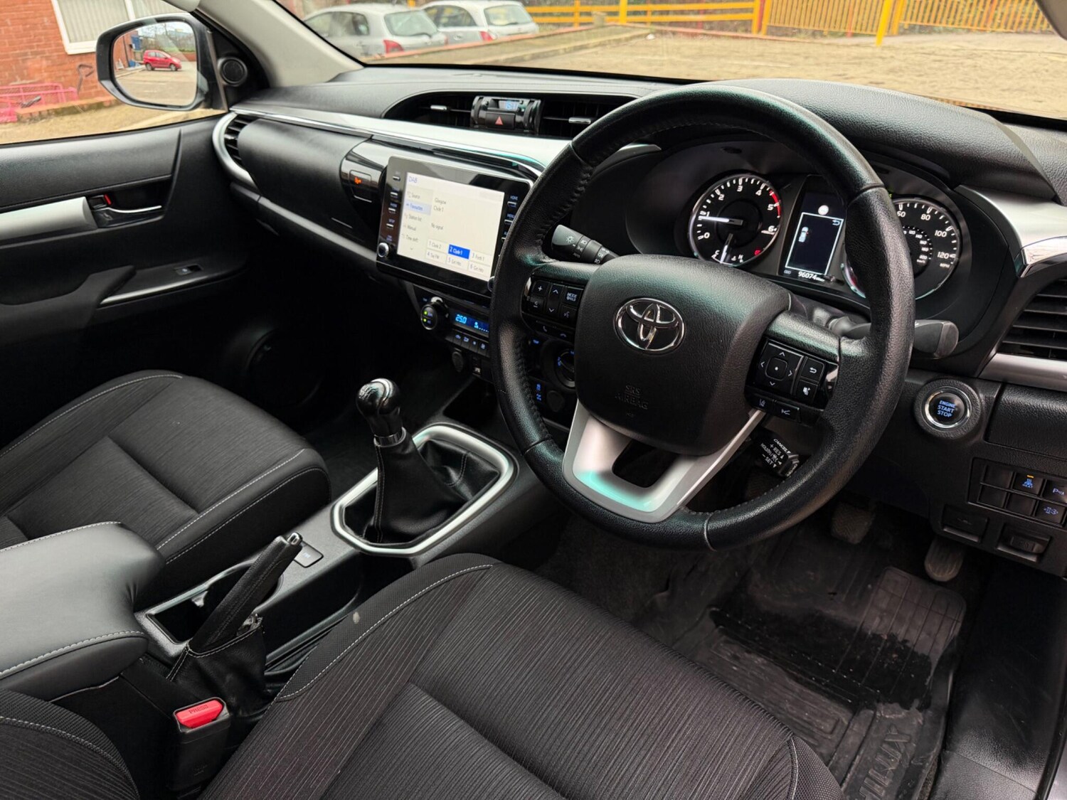 Used Toyota Hilux 2022 for sale - 77305086: Photo 27