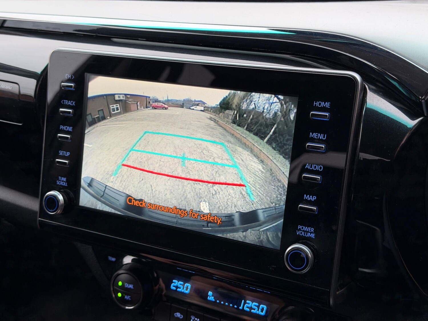 Used Toyota Hilux 2022 for sale - 77305086: Photo 32