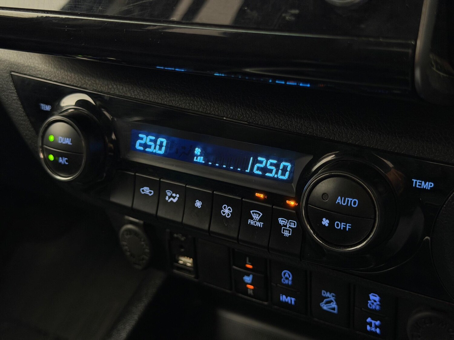 Used Toyota Hilux 2022 for sale - 77305086: Photo 39