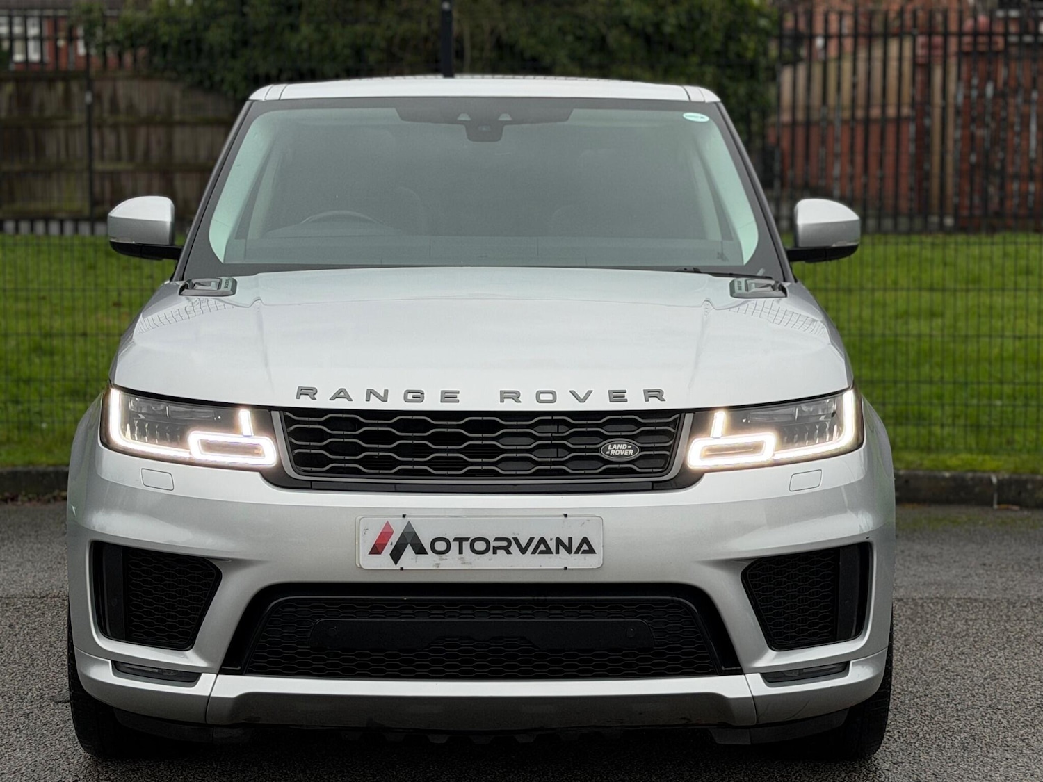 Used Land Rover Range Rover Sport 2020 for sale - 76994679: Photo 2