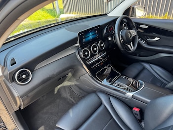 Used Mercedes-Benz GLC 2020 for sale - 76560962: Photo