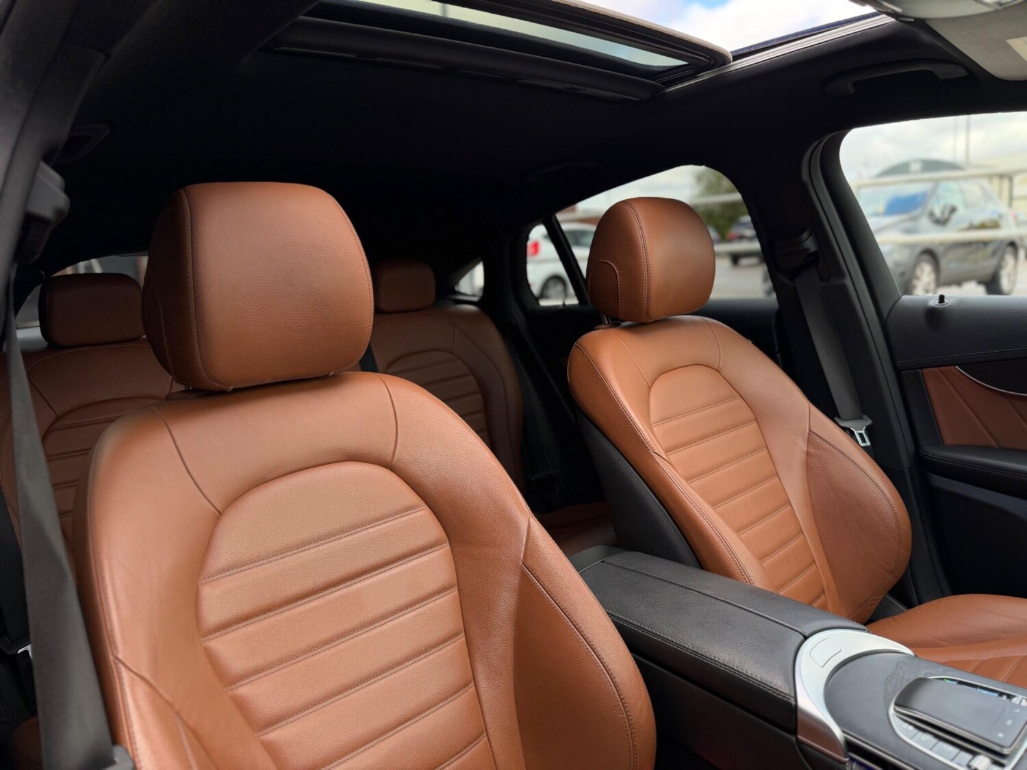 Used Mercedes-Benz GLC 2019 for sale - 76561800: Photo 11