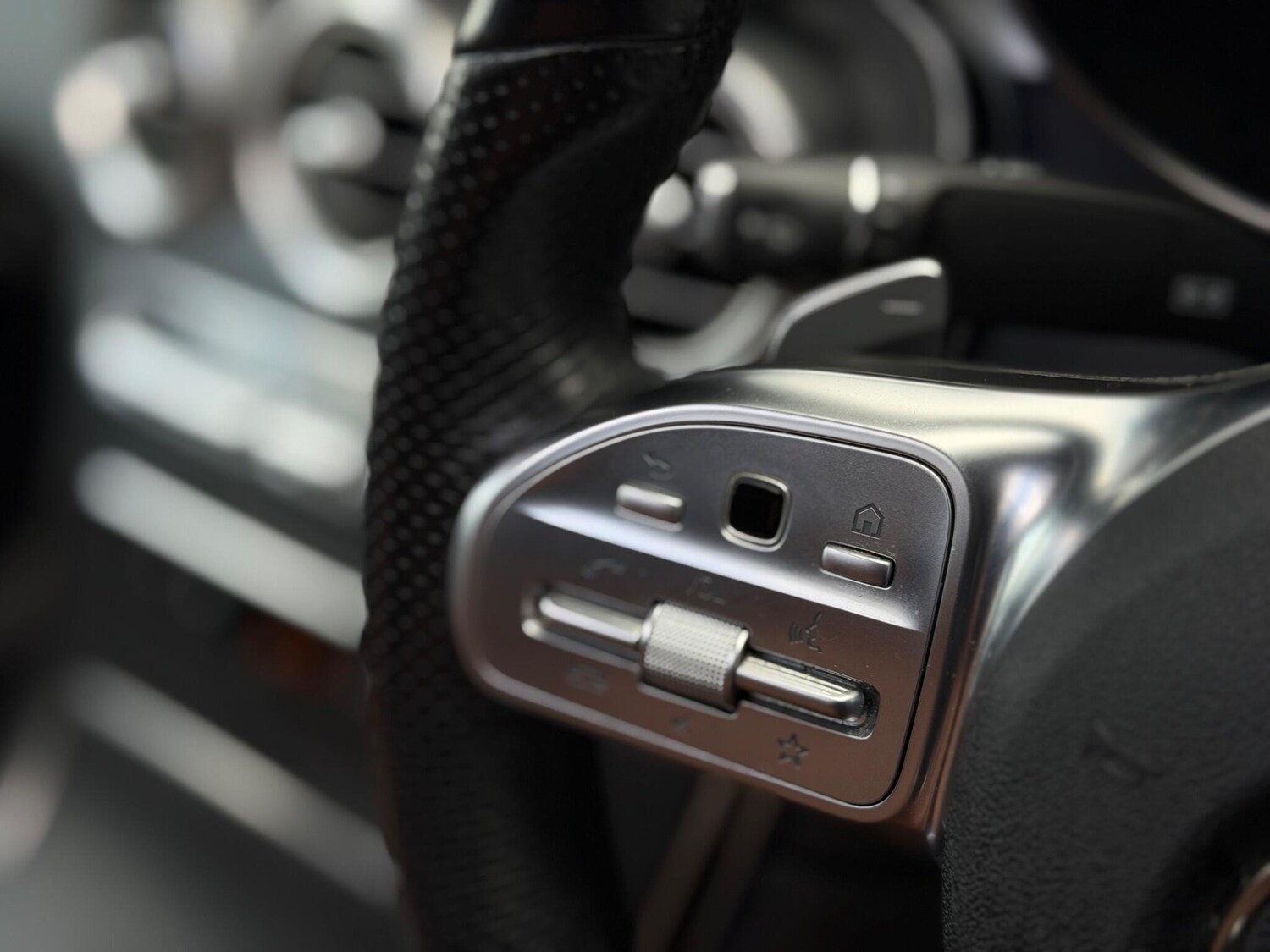 Used Mercedes-Benz GLC 2019 for sale - 76561800: Photo 37