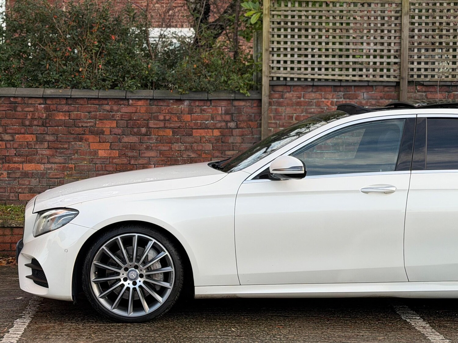 Used Mercedes-Benz E Class 2017 for sale - 76964936: Photo 10
