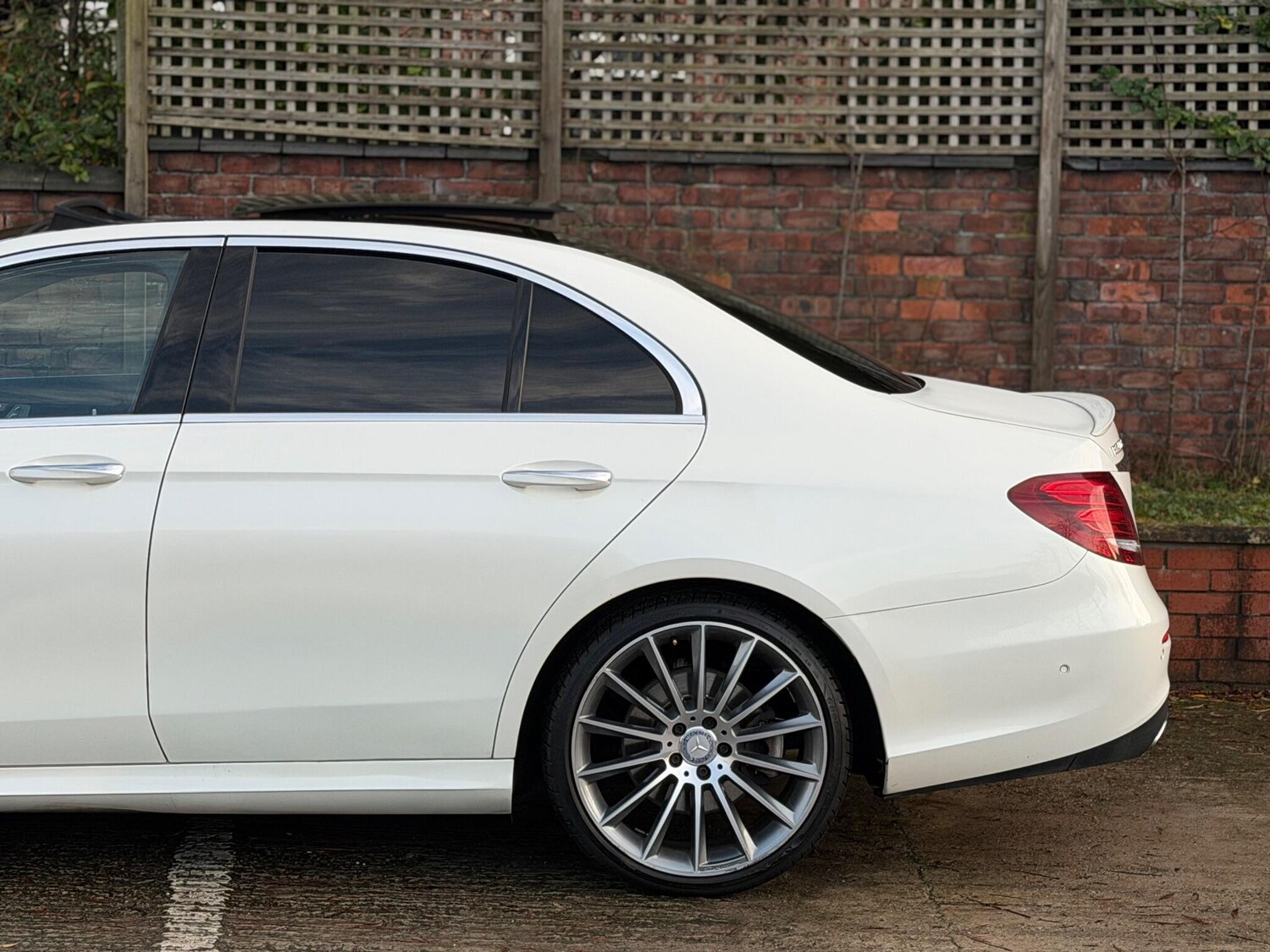 Used Mercedes-Benz E Class 2017 for sale - 76964936: Photo 37