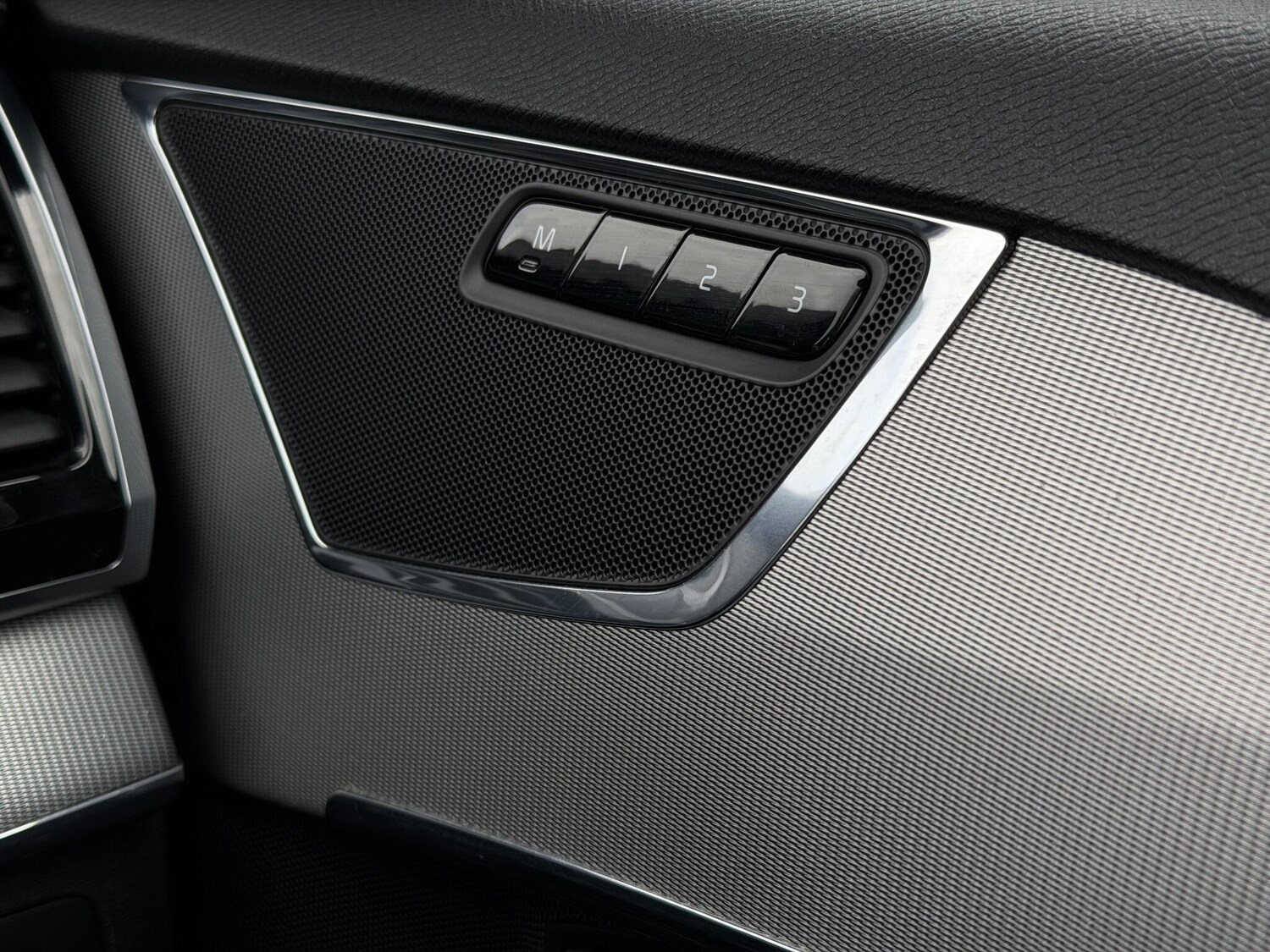 Used Volvo XC90 for sale - 76996256: Photo 30