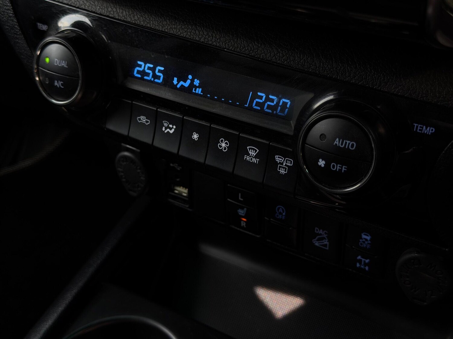 Used Toyota Hilux for sale - 78205460: Photo 16