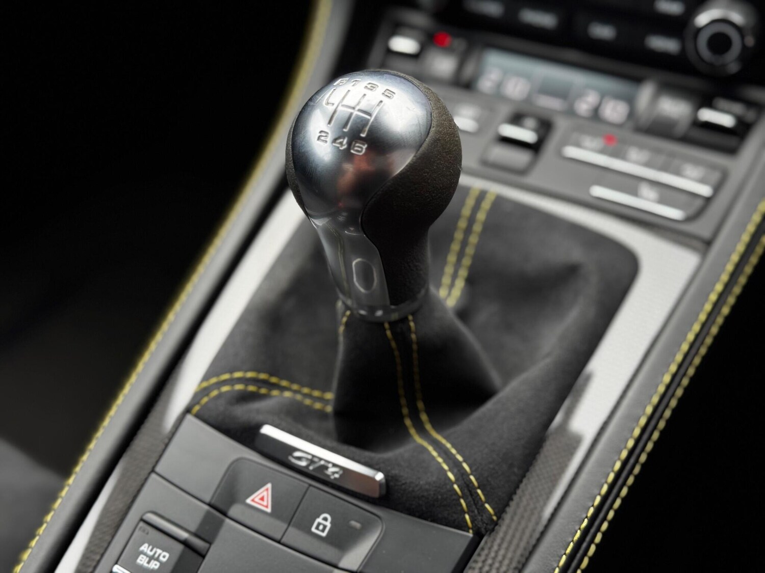 Used Porsche Cayman 2020 for sale - 76562529: Photo 31