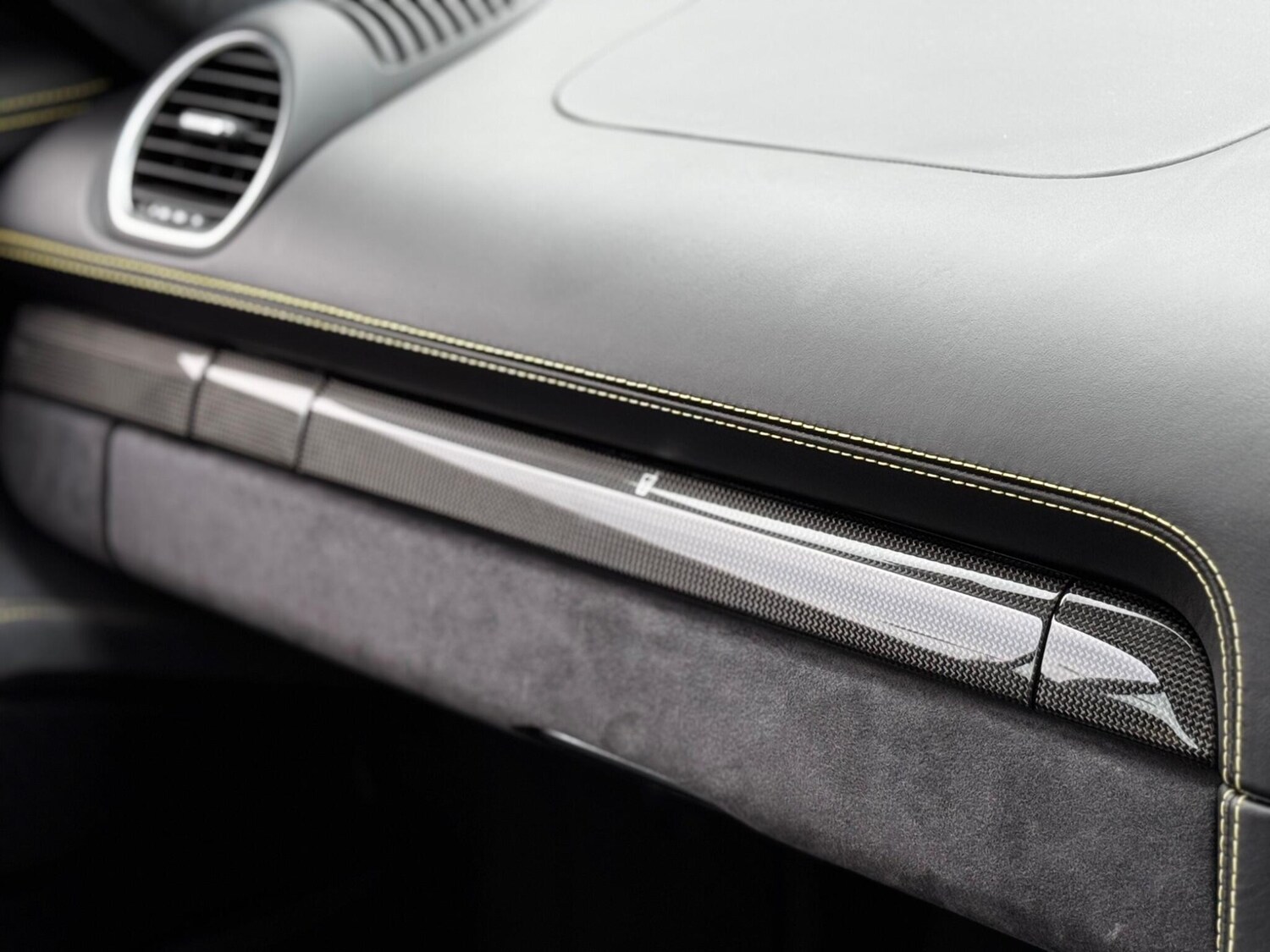 Used Porsche Cayman 2020 for sale - 76562529: Photo 43