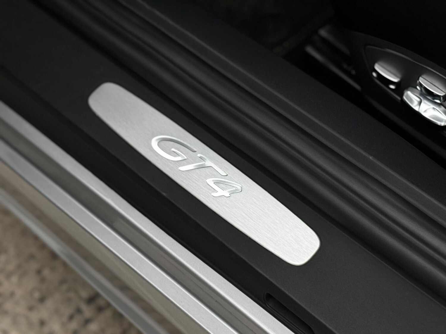 Used Porsche Cayman 2020 for sale - 76562529: Photo 67