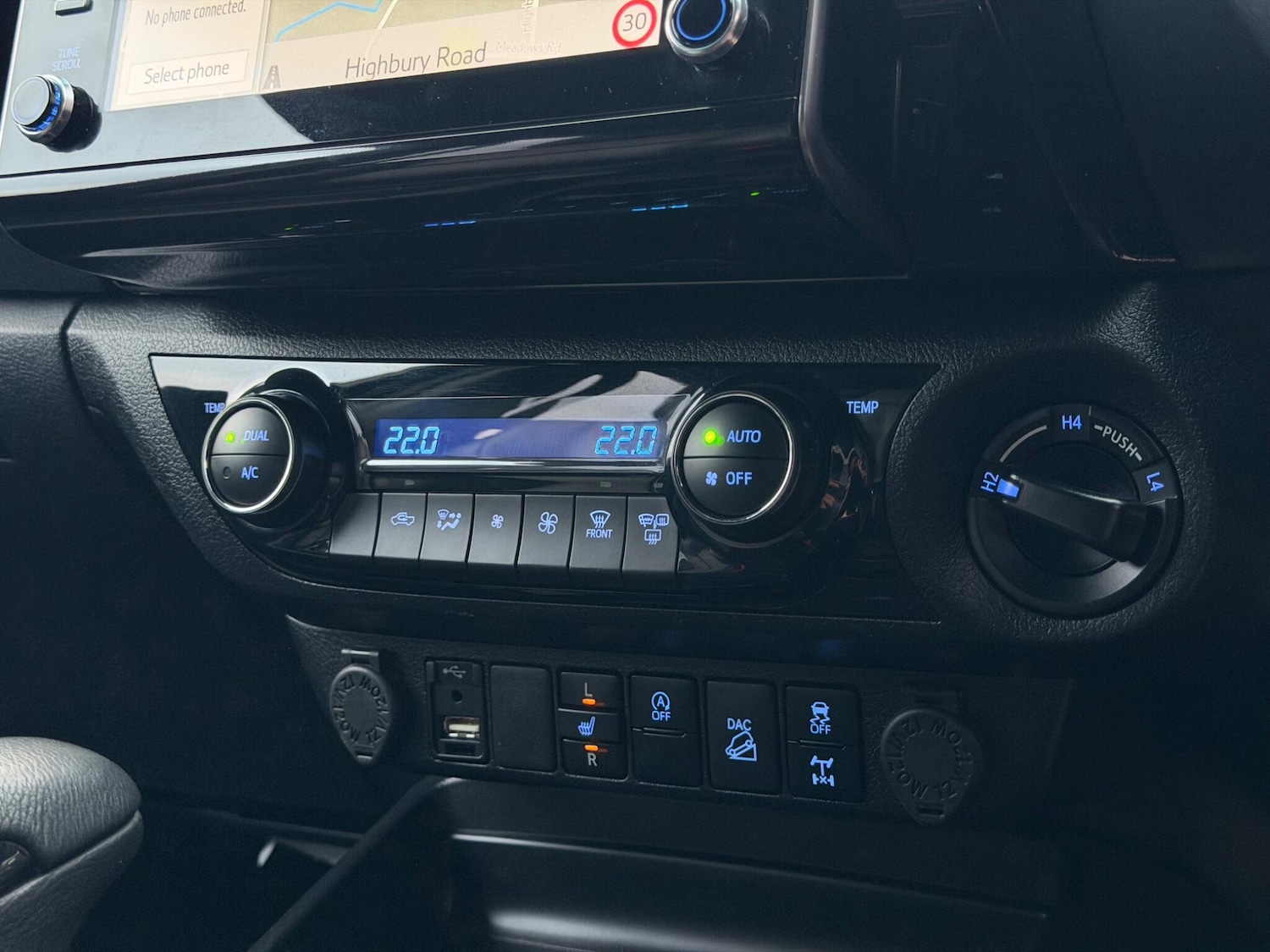 Used Toyota Hilux for sale - 77784475: Photo 25