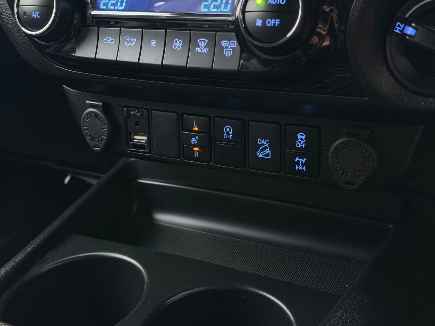 Used Toyota Hilux for sale - 77784475: Photo 34