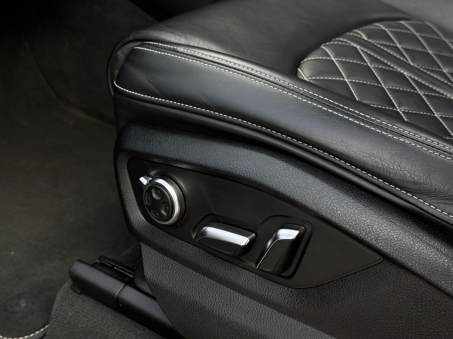 Used Audi SQ7 2018 for sale - 77424998: Photo 30