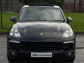 Used Porsche Cayenne 2017 for sale - 76989355: Photo