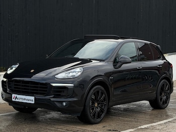 Used Porsche Cayenne 2017 for sale - 76989355: Photo