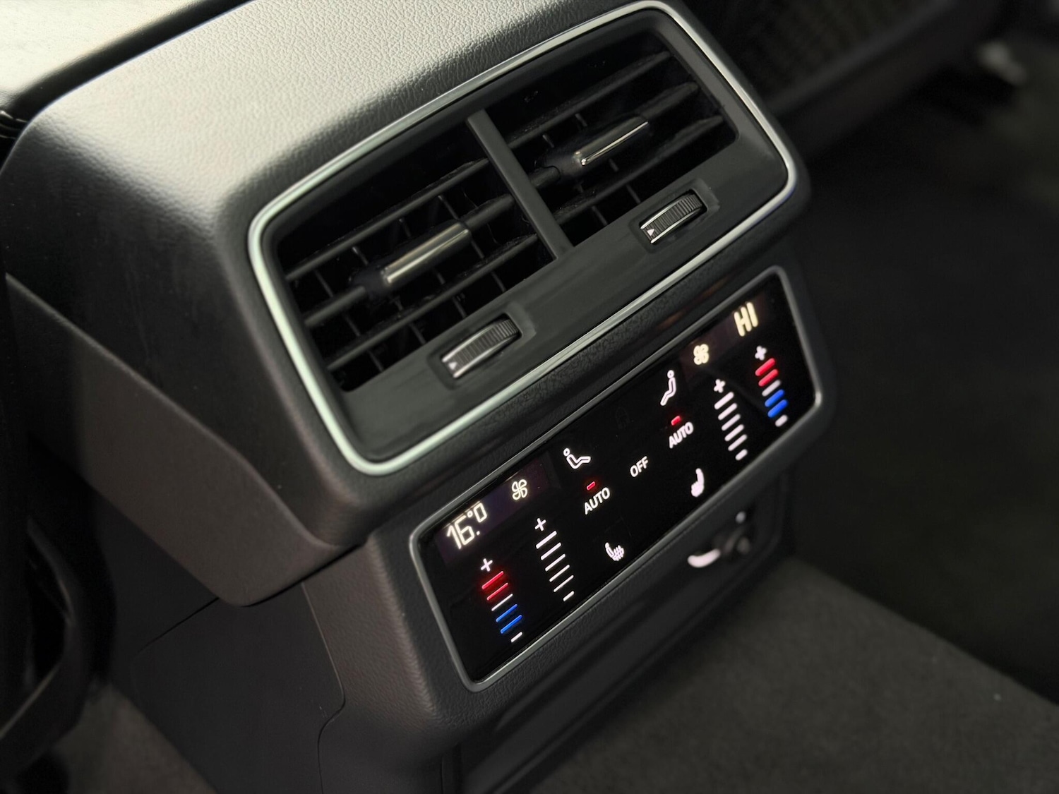 Used Audi RS6 2020 for sale - 76561084: Photo 39