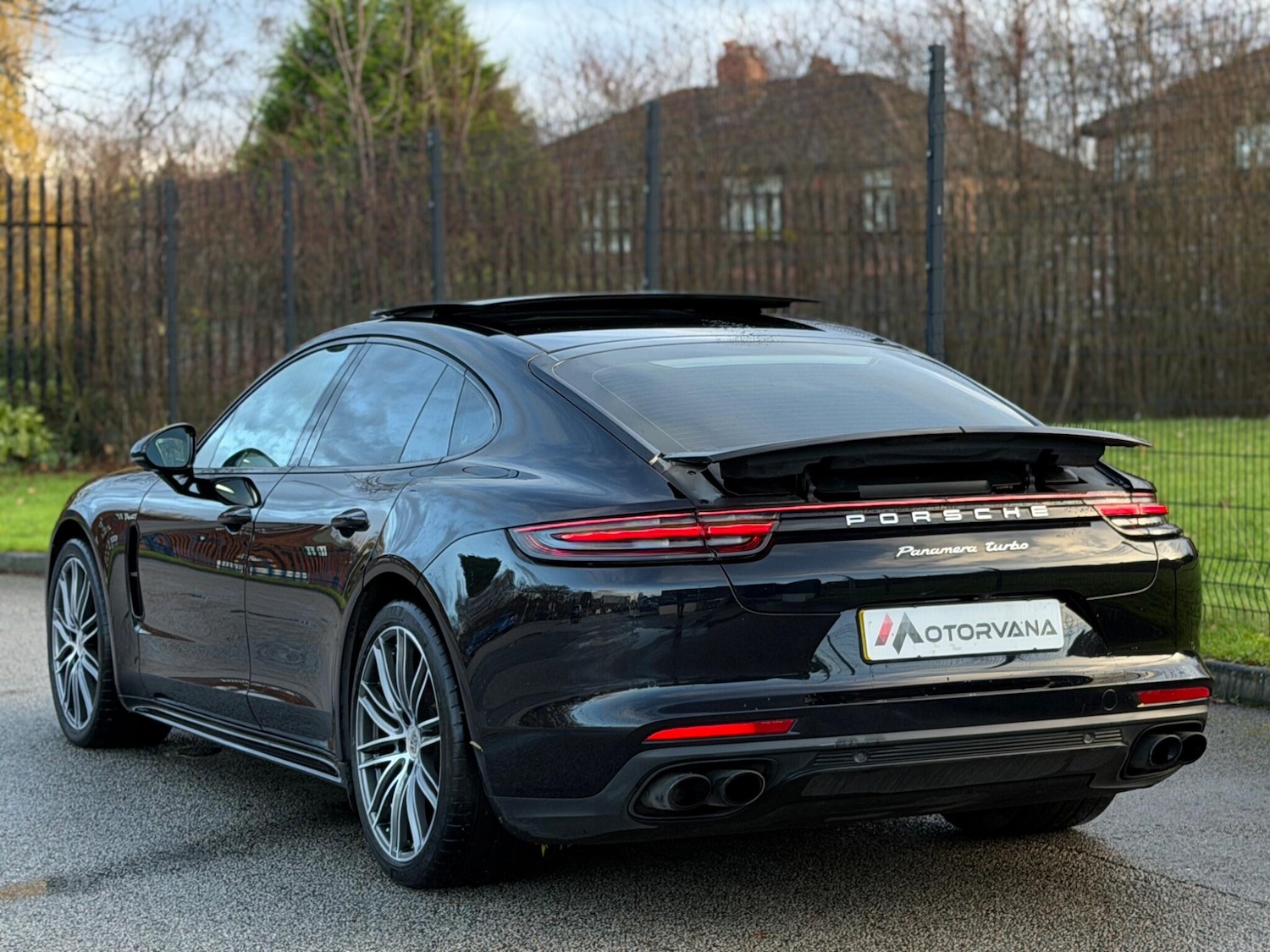 Used Porsche Panamera 2017 for sale - 76727309: Photo 4