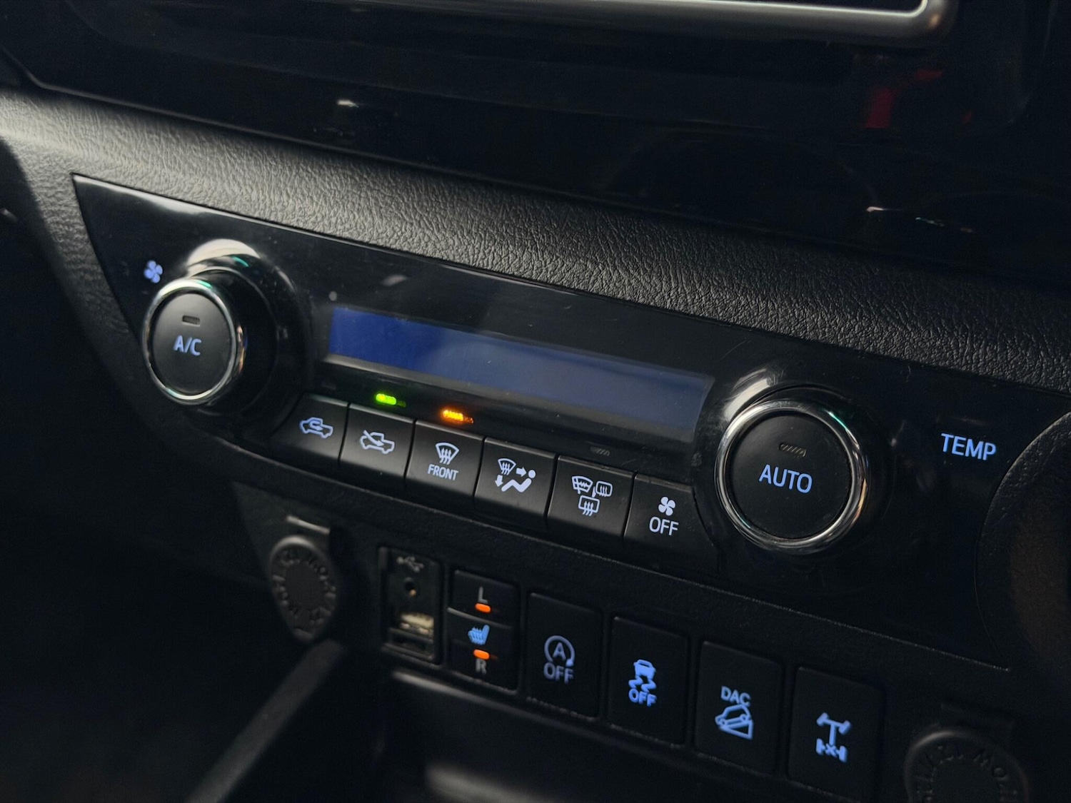 Used Toyota Hilux 2020 for sale - 77387069: Photo 40