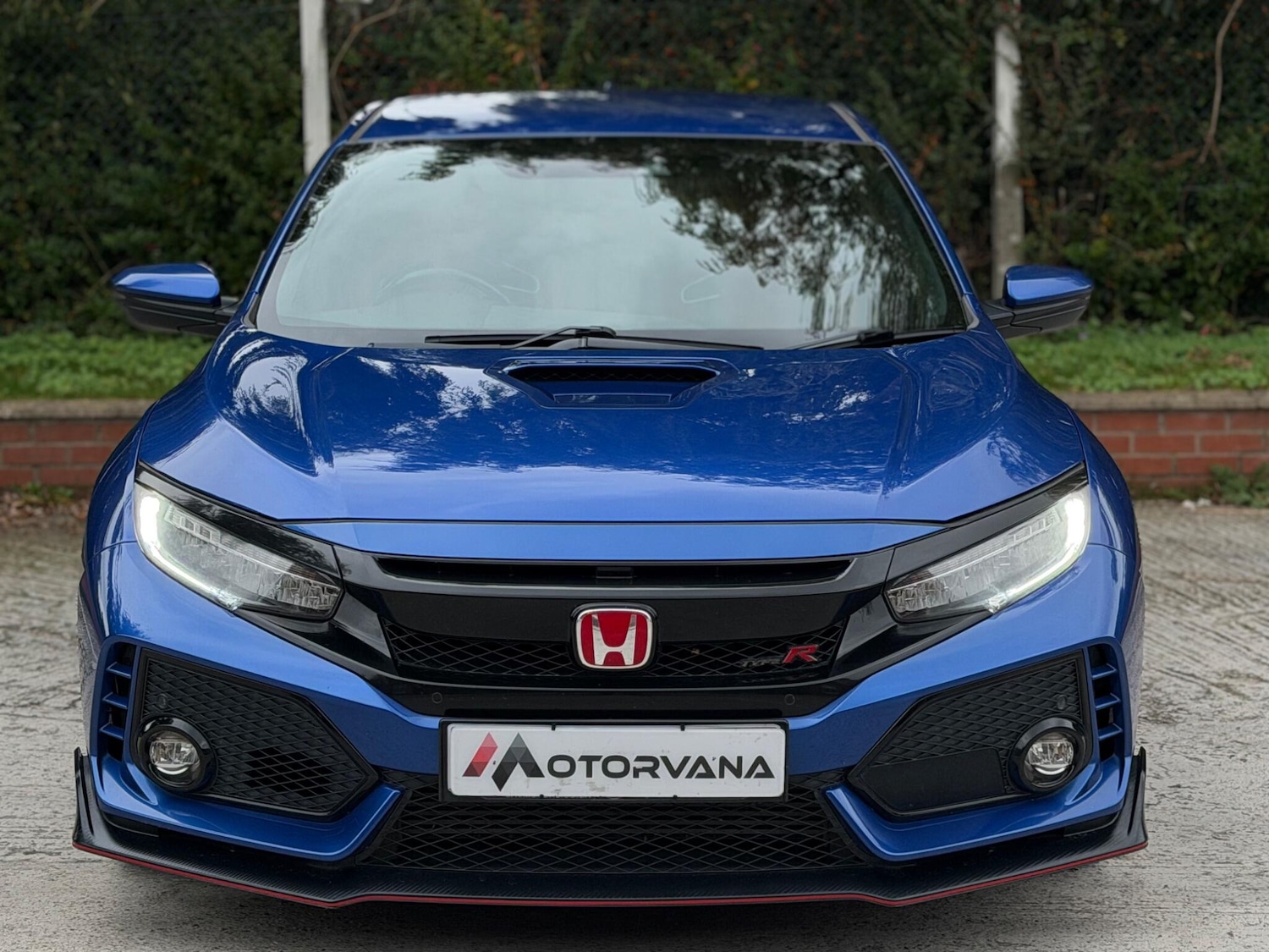 Used Nissan GT-R 2018 for sale - 76995657: Photo 2