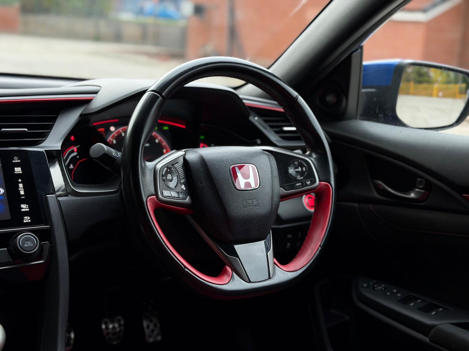 Used Nissan GT-R 2018 for sale - 76995657: Photo 21