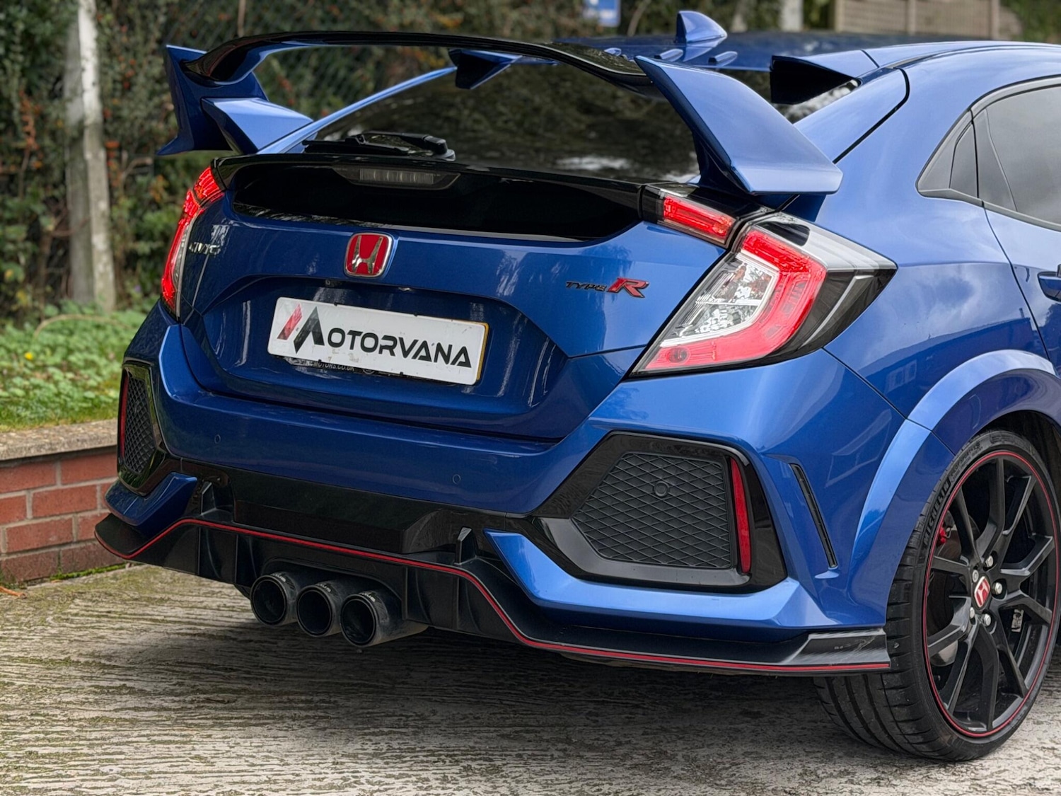 Used Nissan GT-R 2018 for sale - 76995657: Photo 4