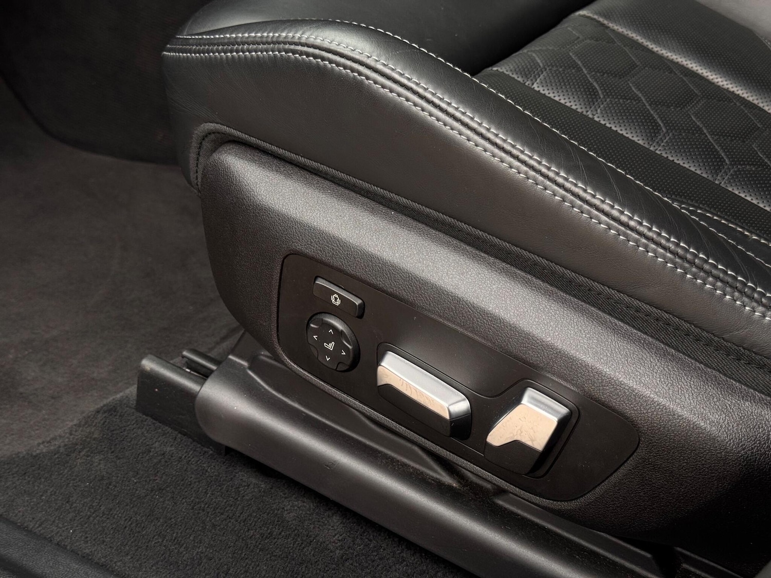 Used BMW X4 2019 for sale - 76865529: Photo 24