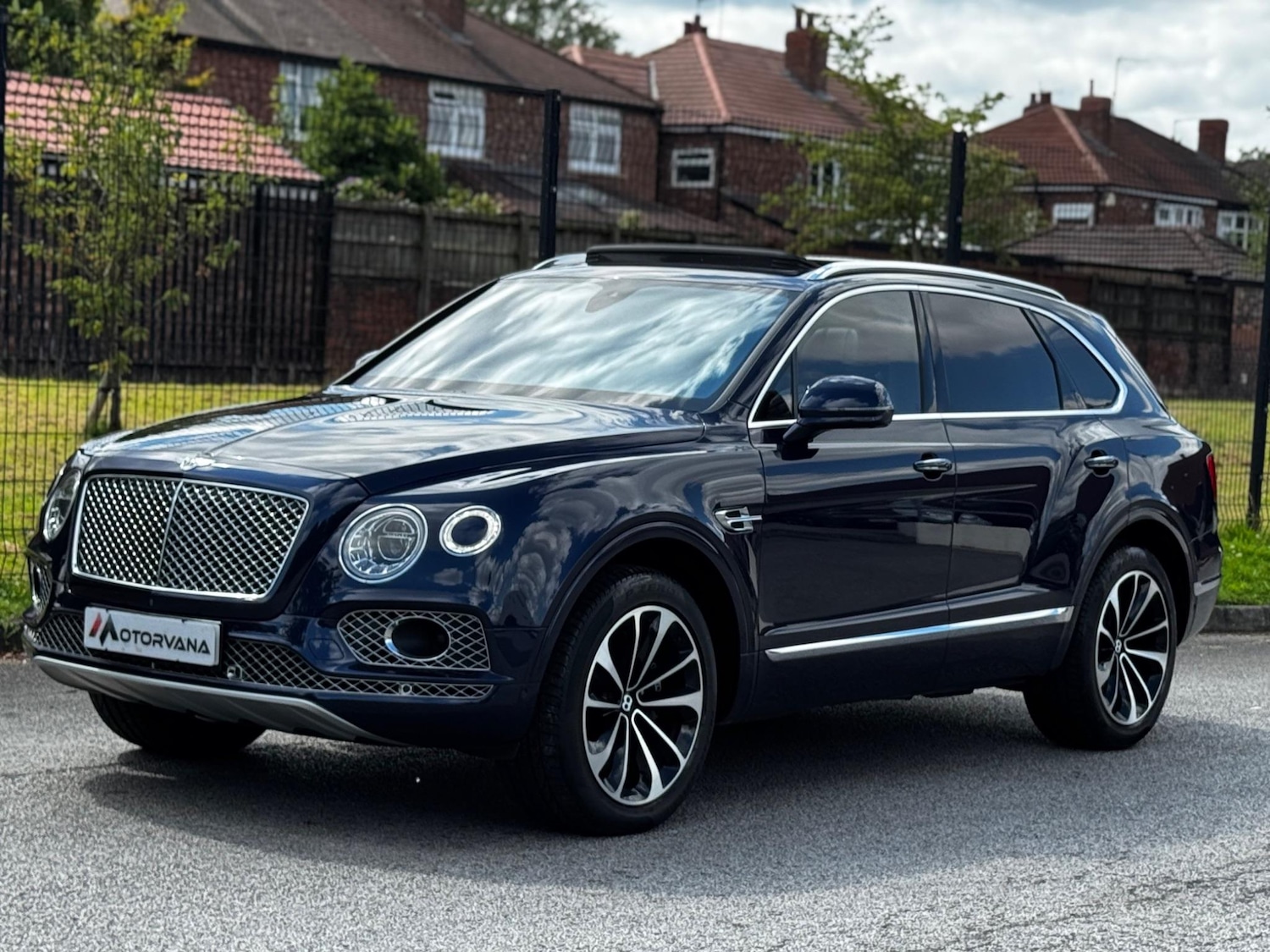 Used Bentley Bentayga 2016 for sale - 76561361: Photo 11
