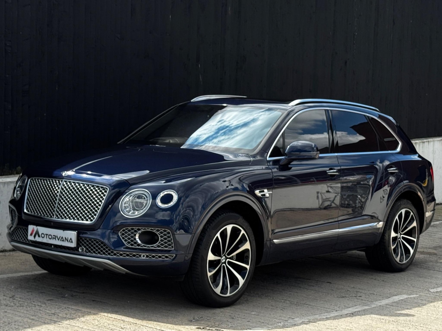 Used Bentley Bentayga 2016 for sale - 76561361: Photo 12