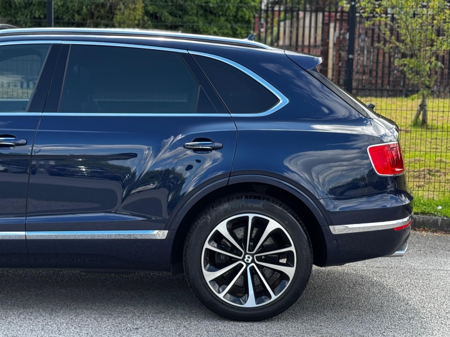 Used Bentley Bentayga 2016 for sale - 76561361: Photo 19