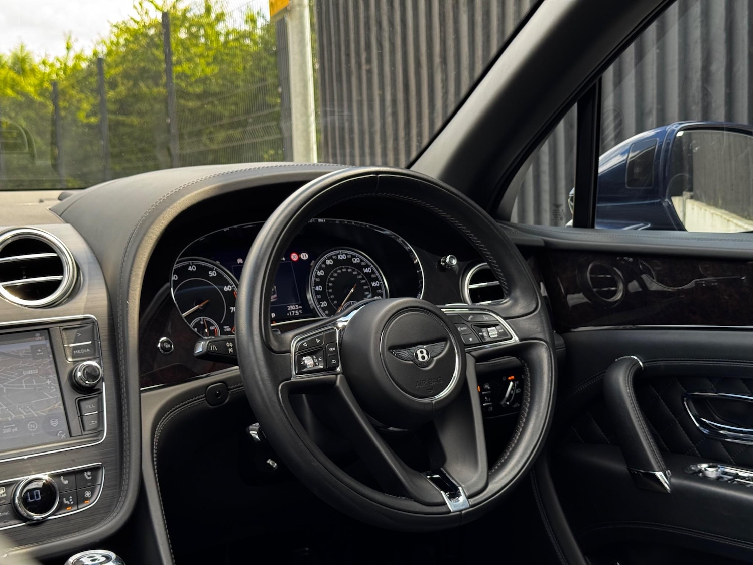 Used Bentley Bentayga 2016 for sale - 76561361: Photo 21