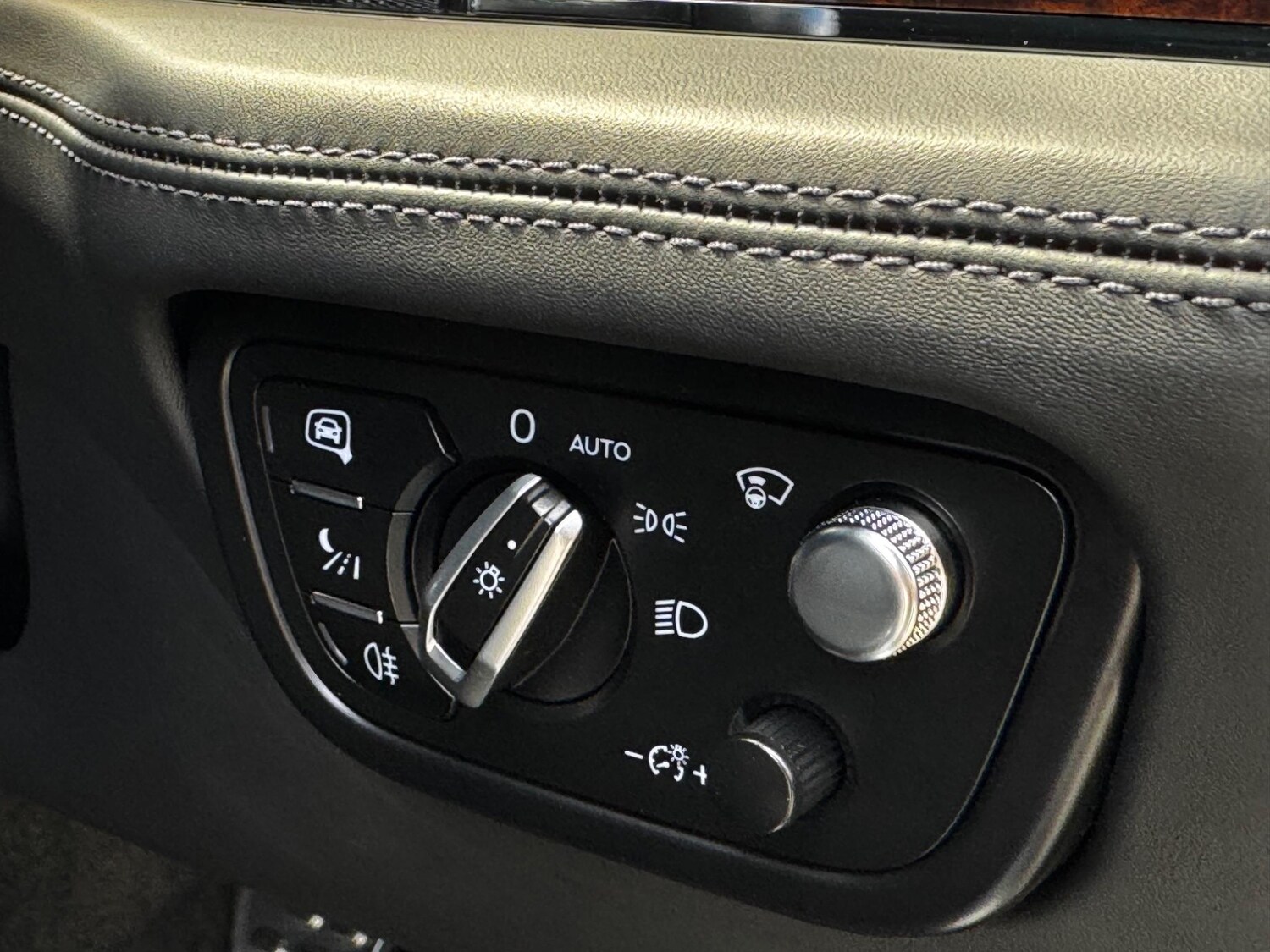 Used Bentley Bentayga 2016 for sale - 76561361: Photo 32