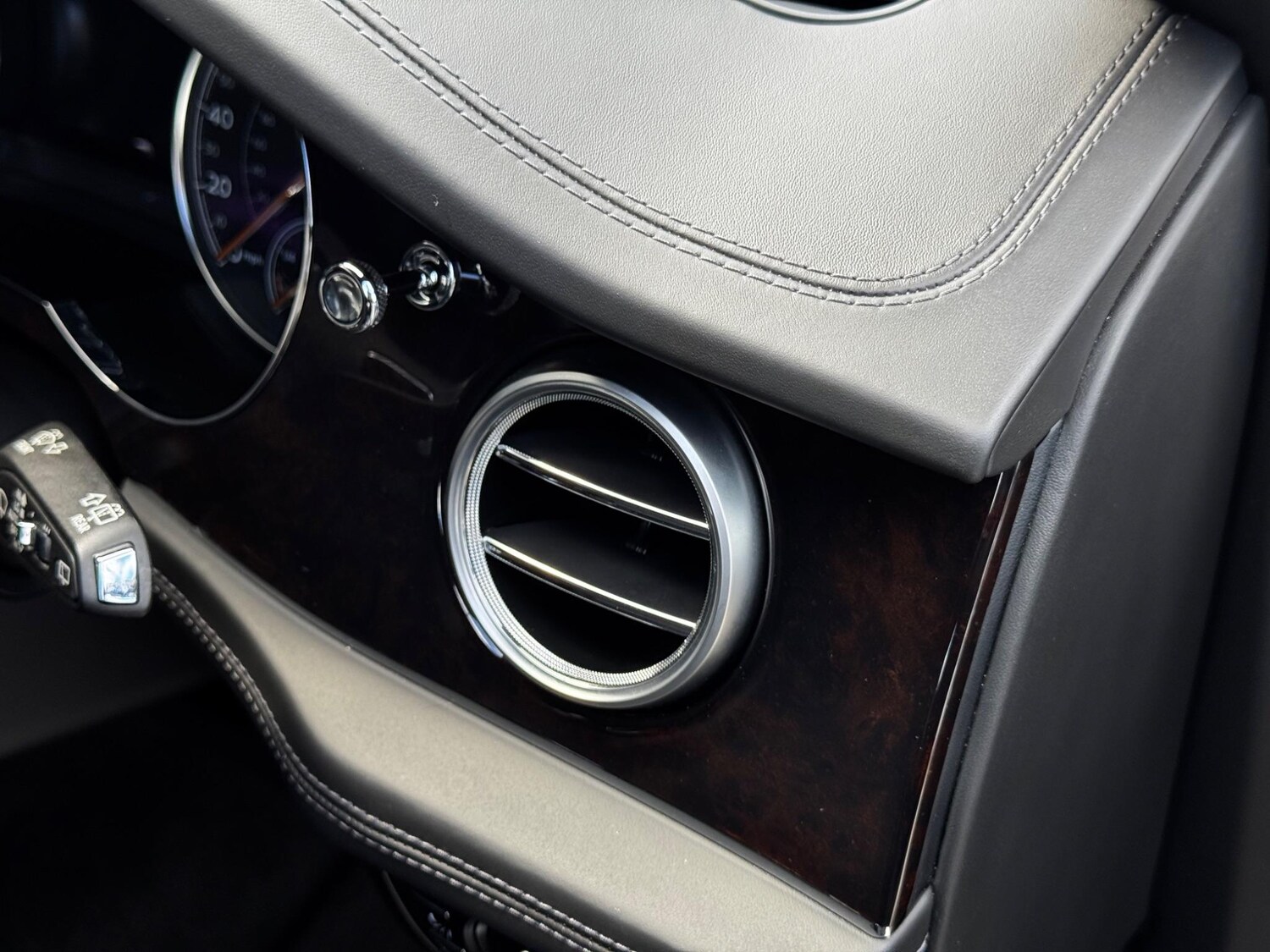 Used Bentley Bentayga 2016 for sale - 76561361: Photo 35