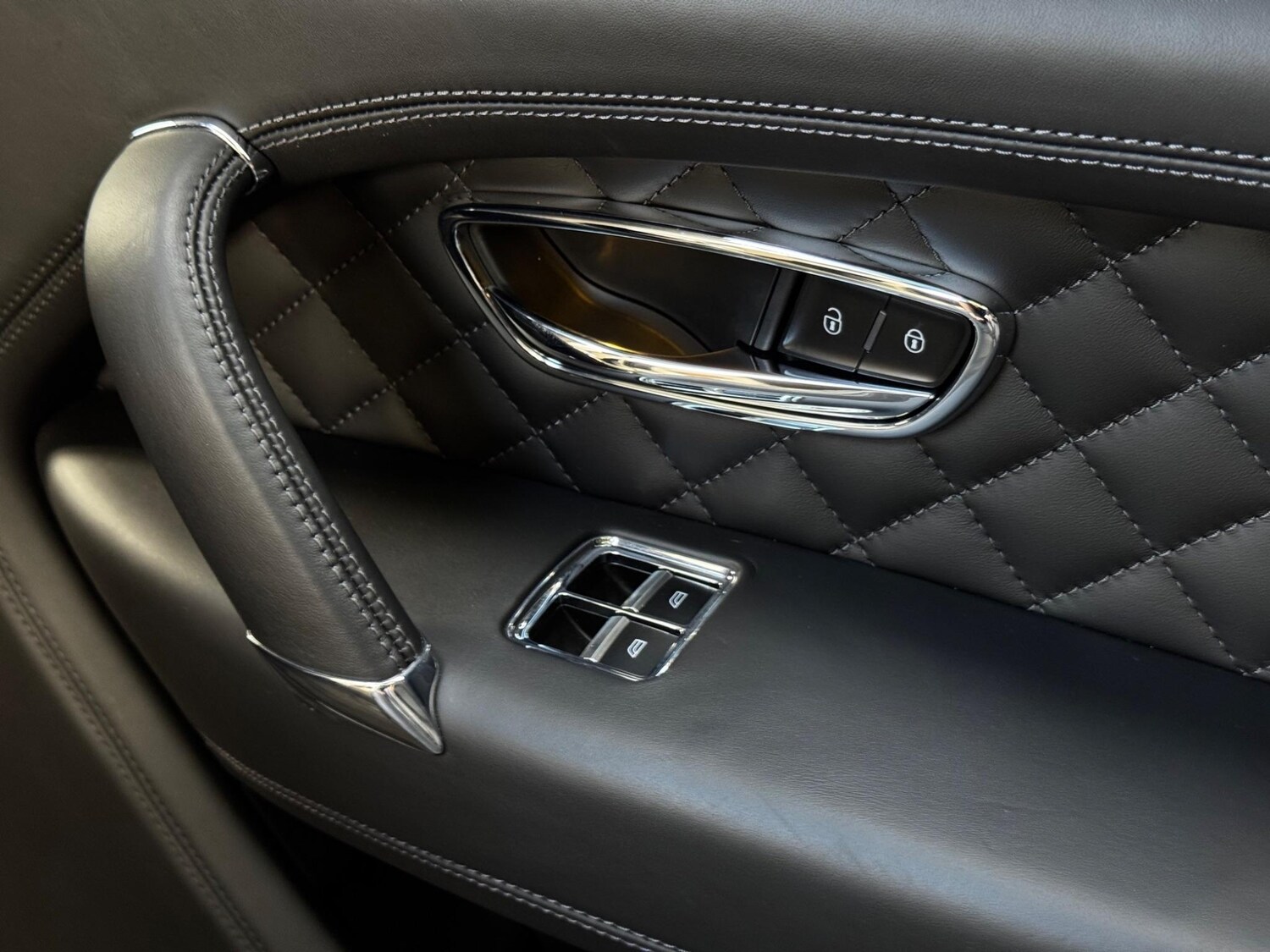 Used Bentley Bentayga 2016 for sale - 76561361: Photo 42