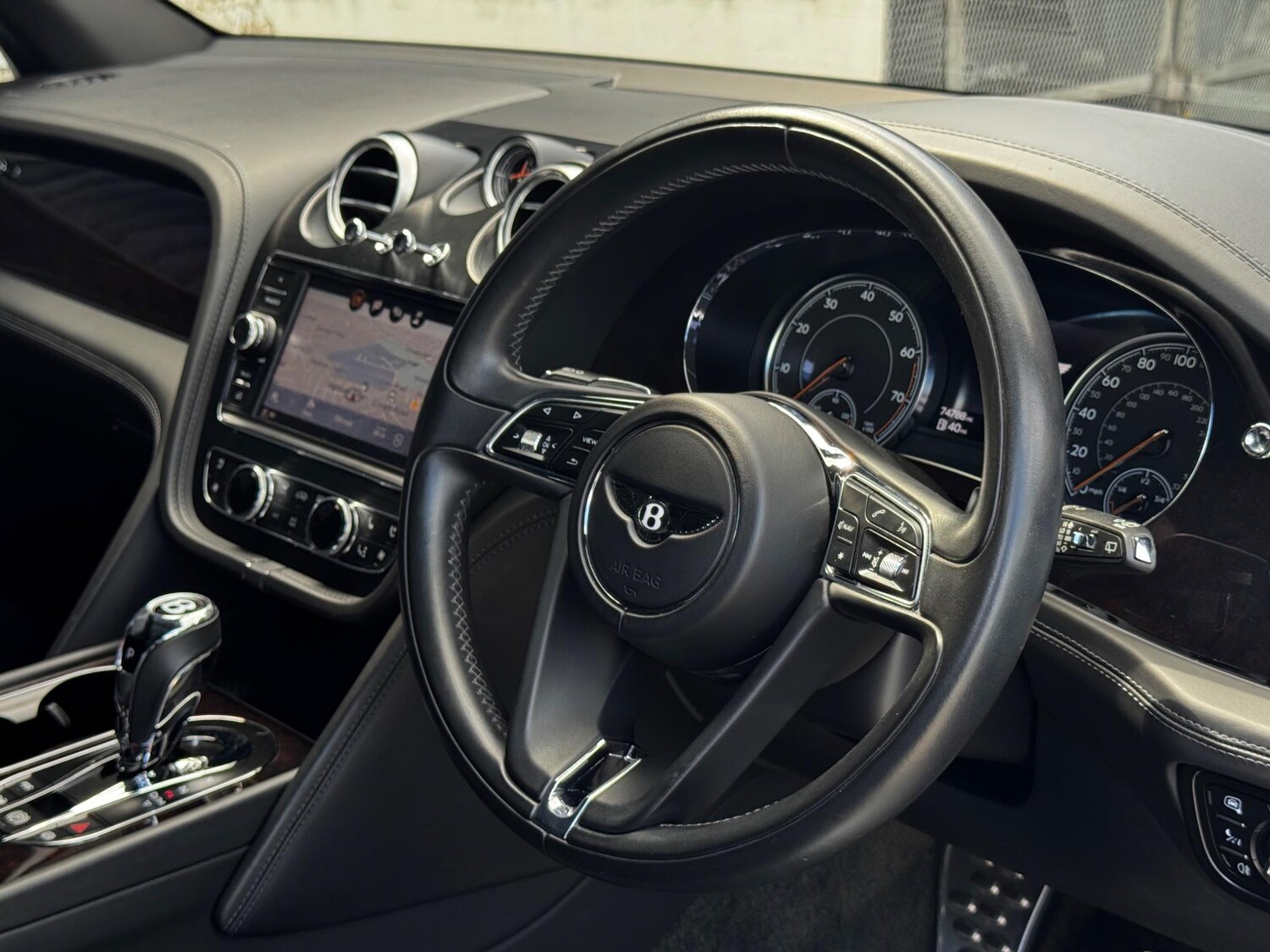 Used Bentley Bentayga 2016 for sale - 76561361: Photo 59