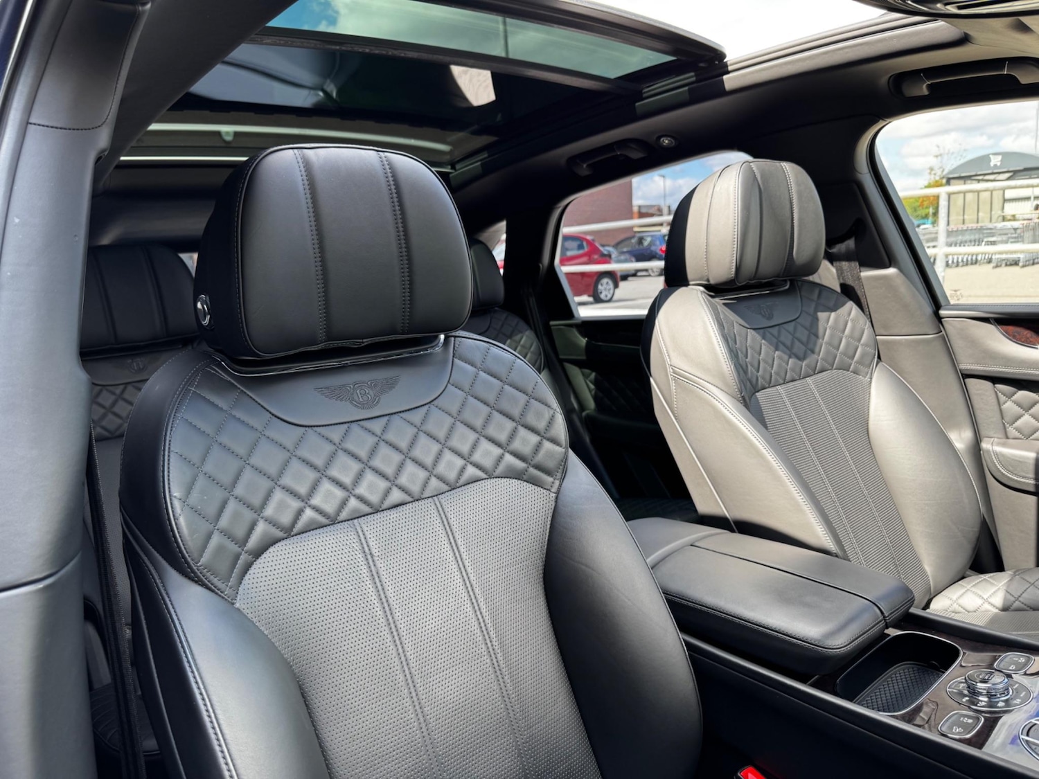 Used Bentley Bentayga 2016 for sale - 76561361: Photo 6