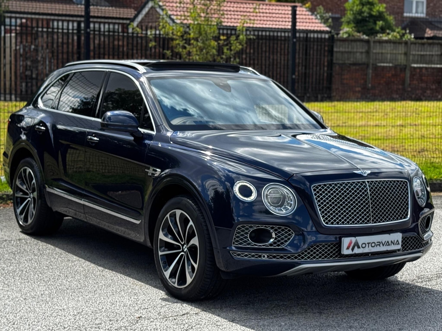 Used Bentley Bentayga 2016 for sale - 76561361: Photo 8