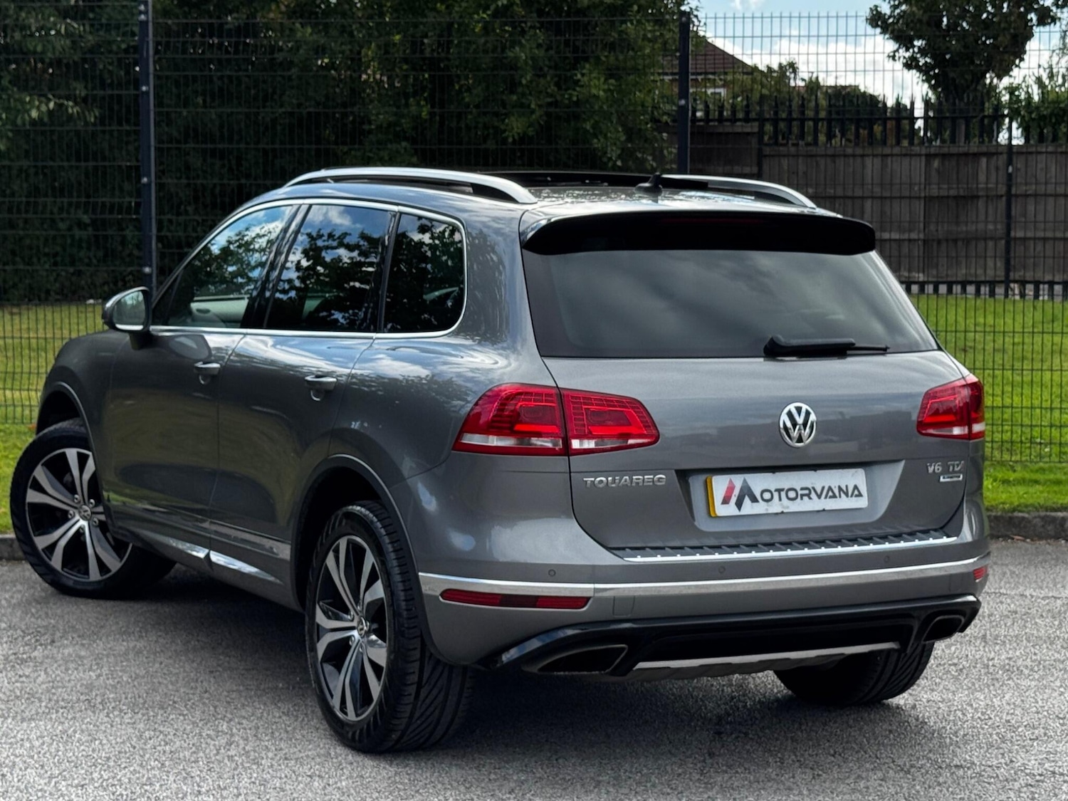 Used Volkswagen Touareg 2016 for sale - 76561198: Photo 13