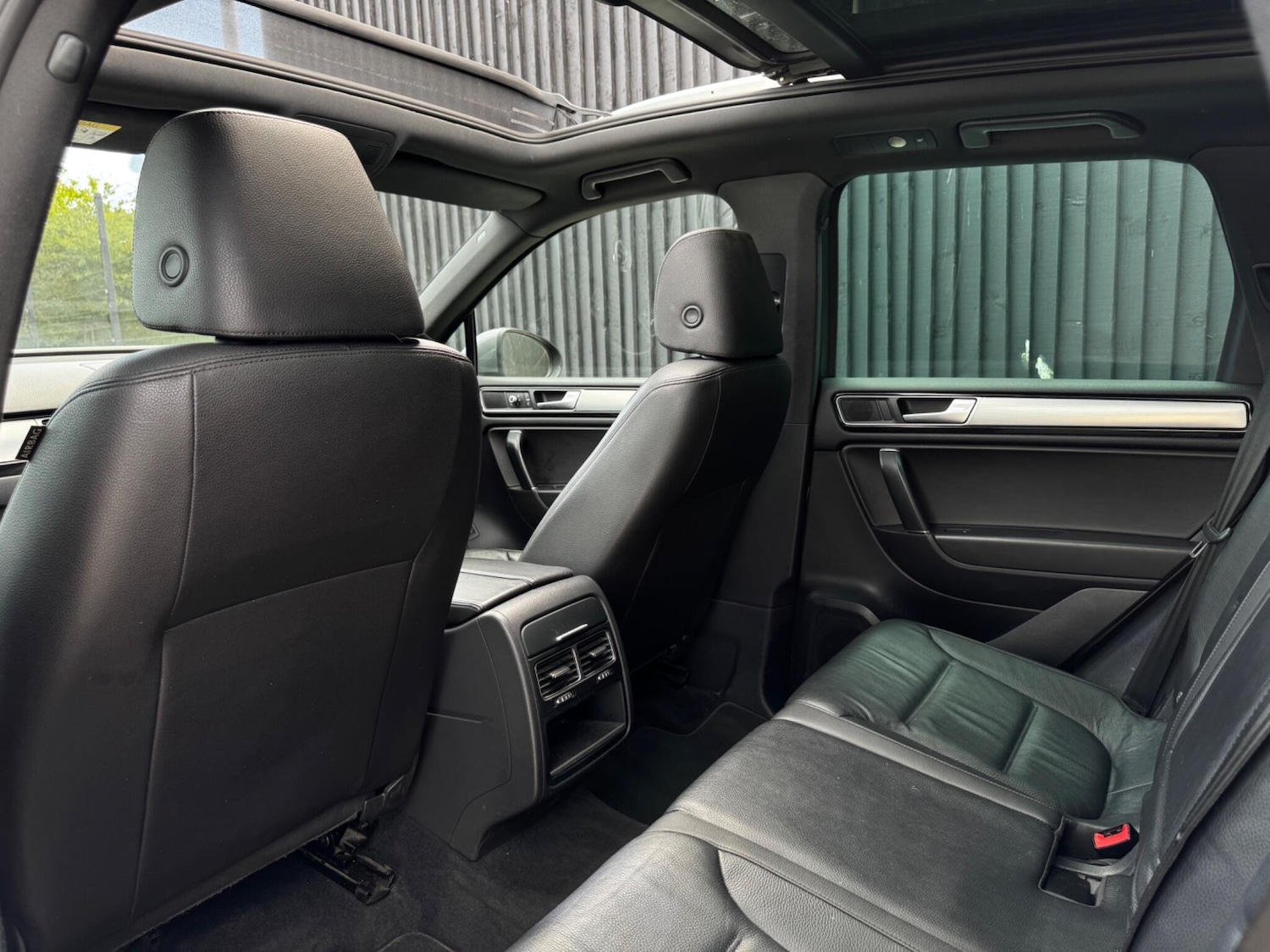 Used Volkswagen Touareg 2016 for sale - 76561198: Photo 21