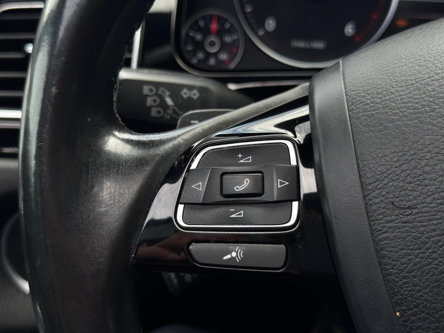 Used Volkswagen Touareg 2016 for sale - 76561198: Photo 25