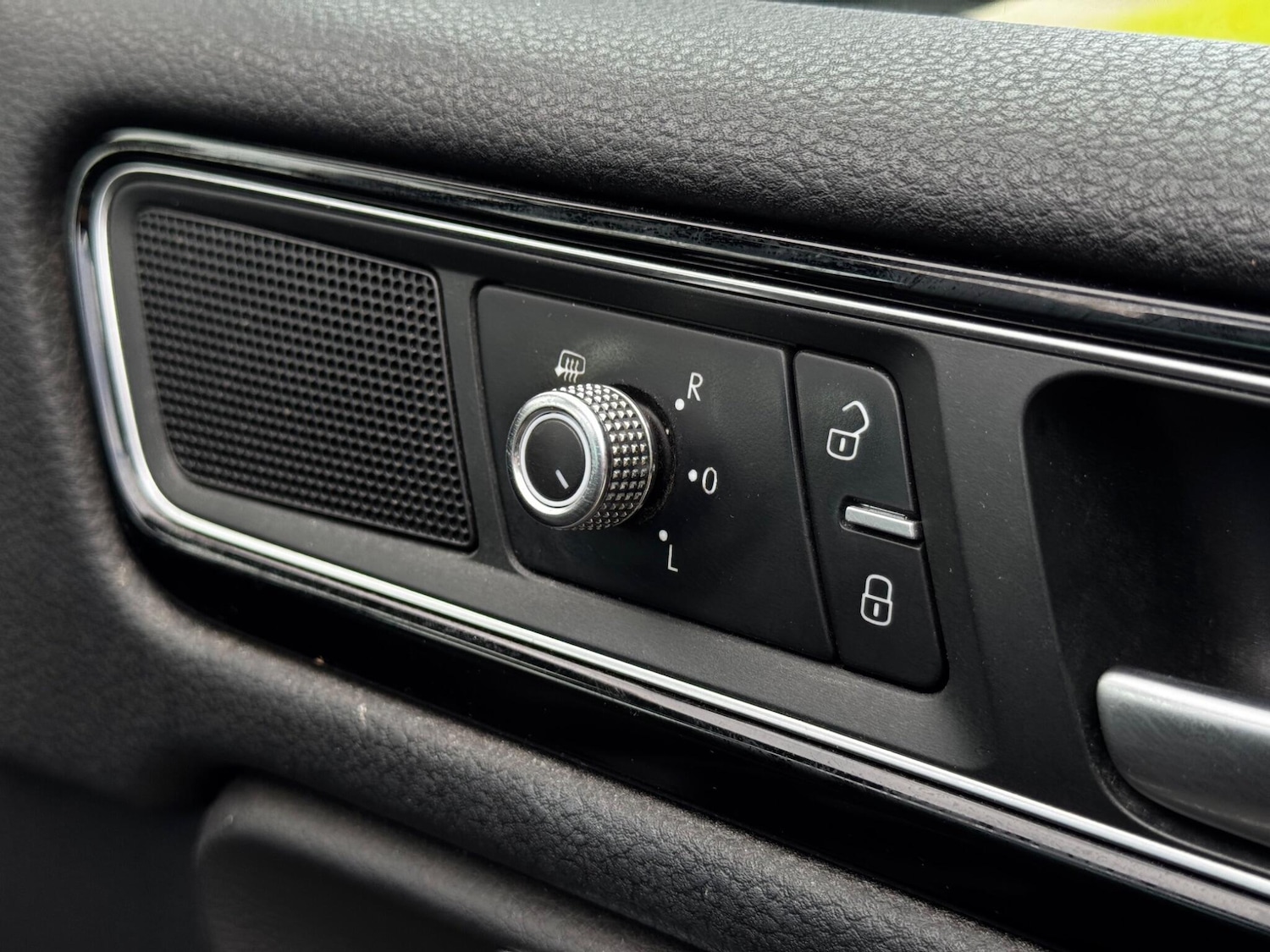 Used Volkswagen Touareg 2016 for sale - 76561198: Photo 27