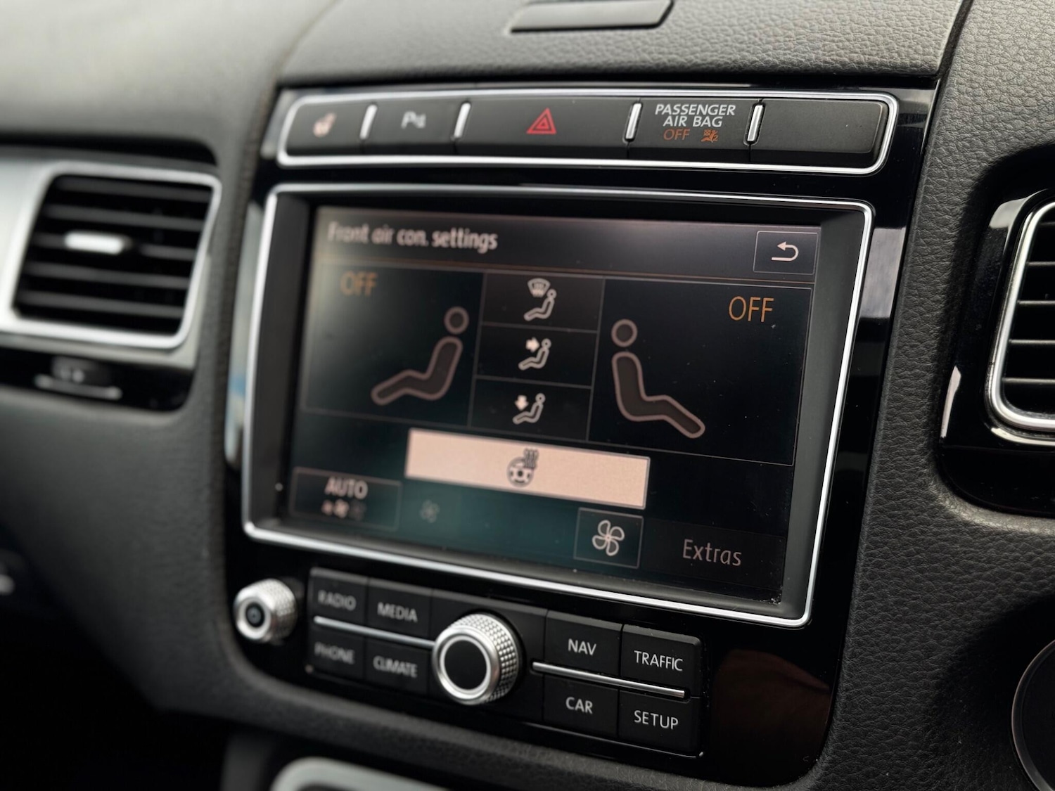 Used Volkswagen Touareg 2016 for sale - 76561198: Photo 32