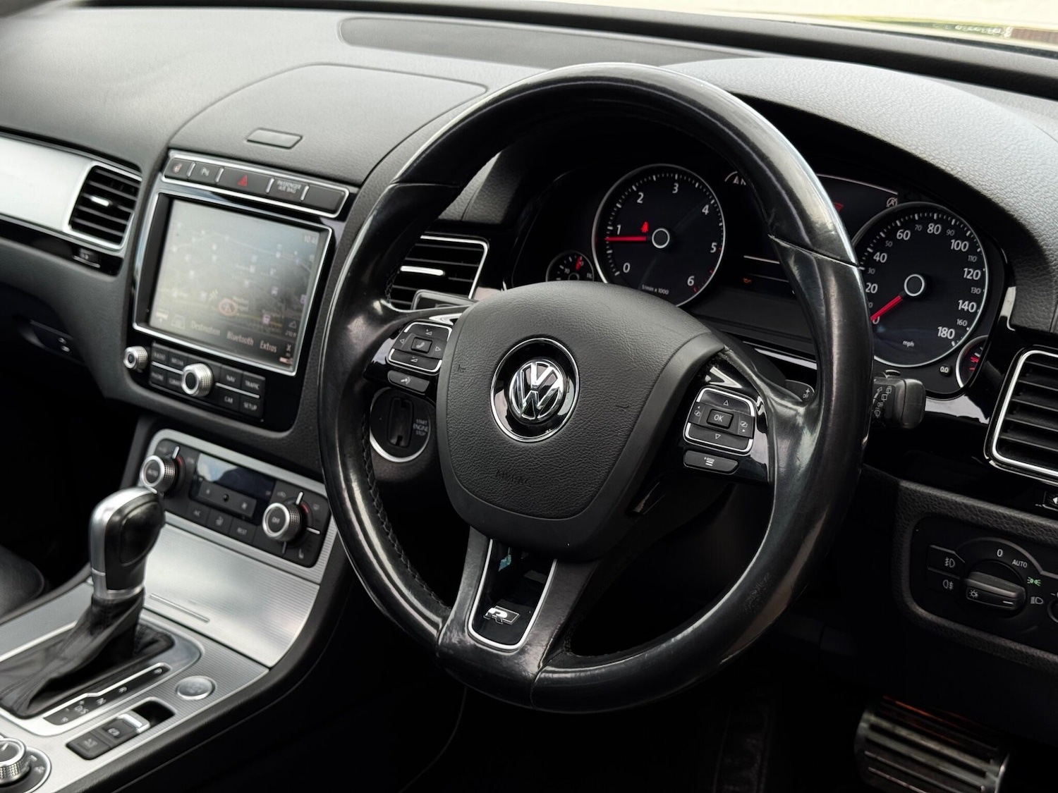 Used Volkswagen Touareg 2016 for sale - 76561198: Photo 35