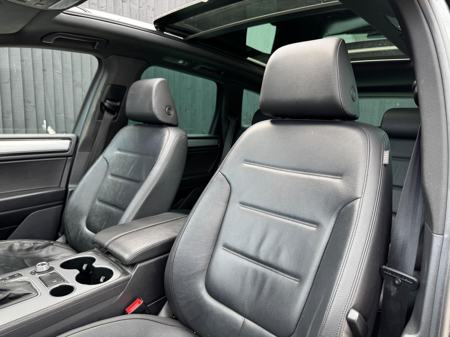 Used Volkswagen Touareg 2016 for sale - 76561198: Photo 36