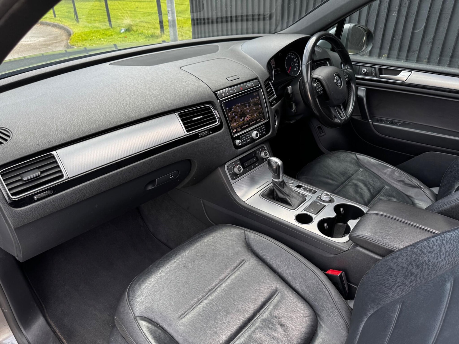 Used Volkswagen Touareg 2016 for sale - 76561198: Photo 6