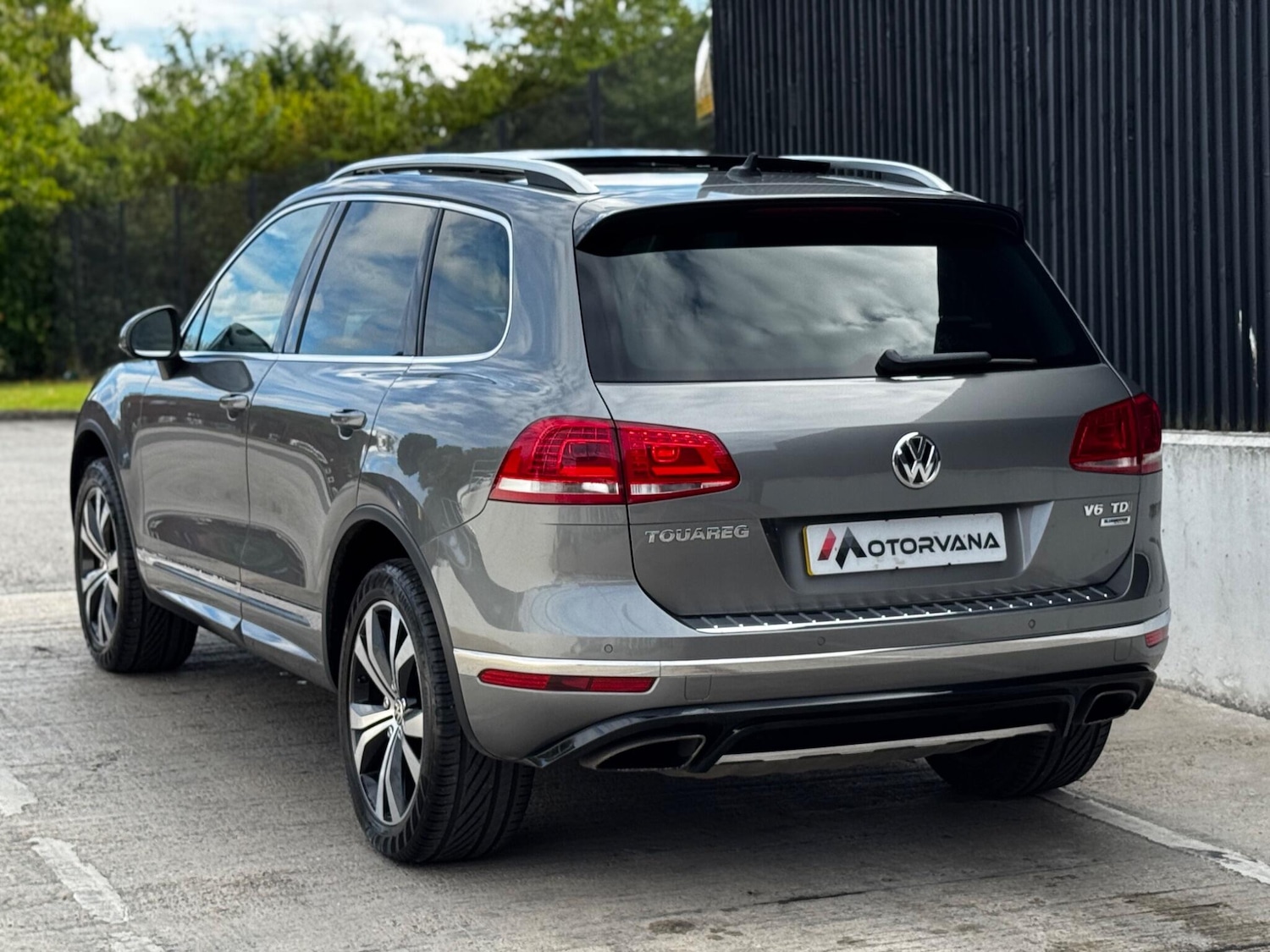 Used Volkswagen Touareg 2016 for sale - 76561198: Photo 7