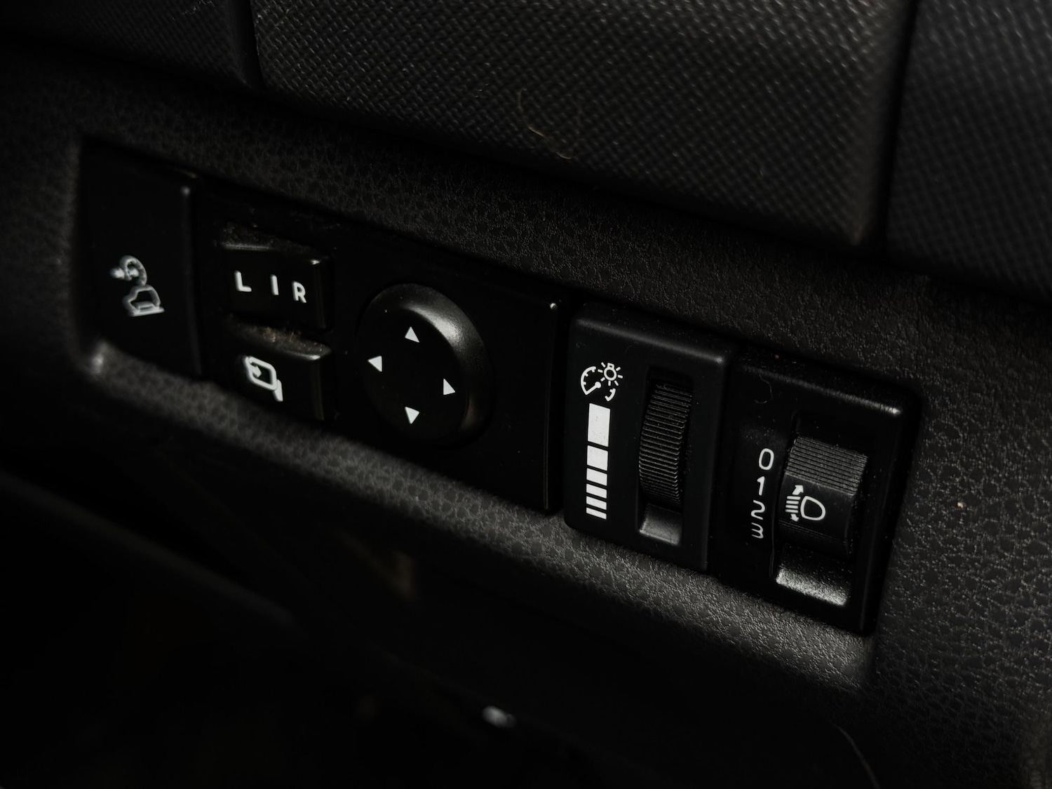 Used Isuzu D-Max 2018 for sale - 76561738: Photo 12