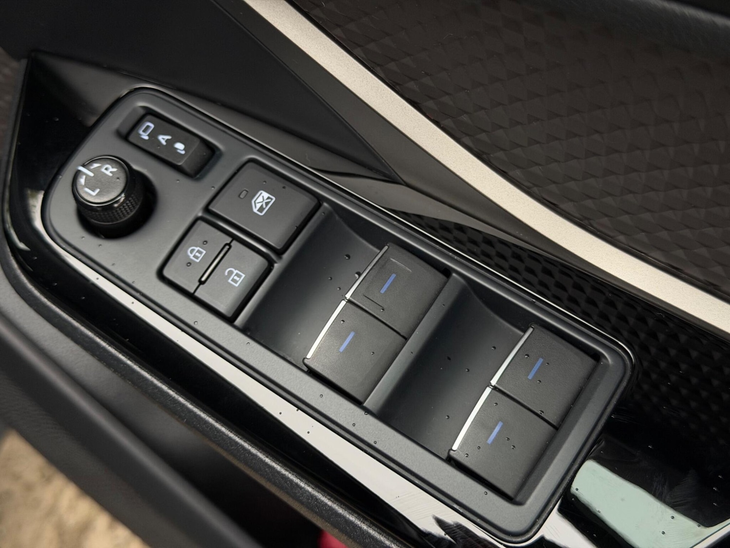 Used Toyota C-HR 2020 for sale - 78127955: Photo 19